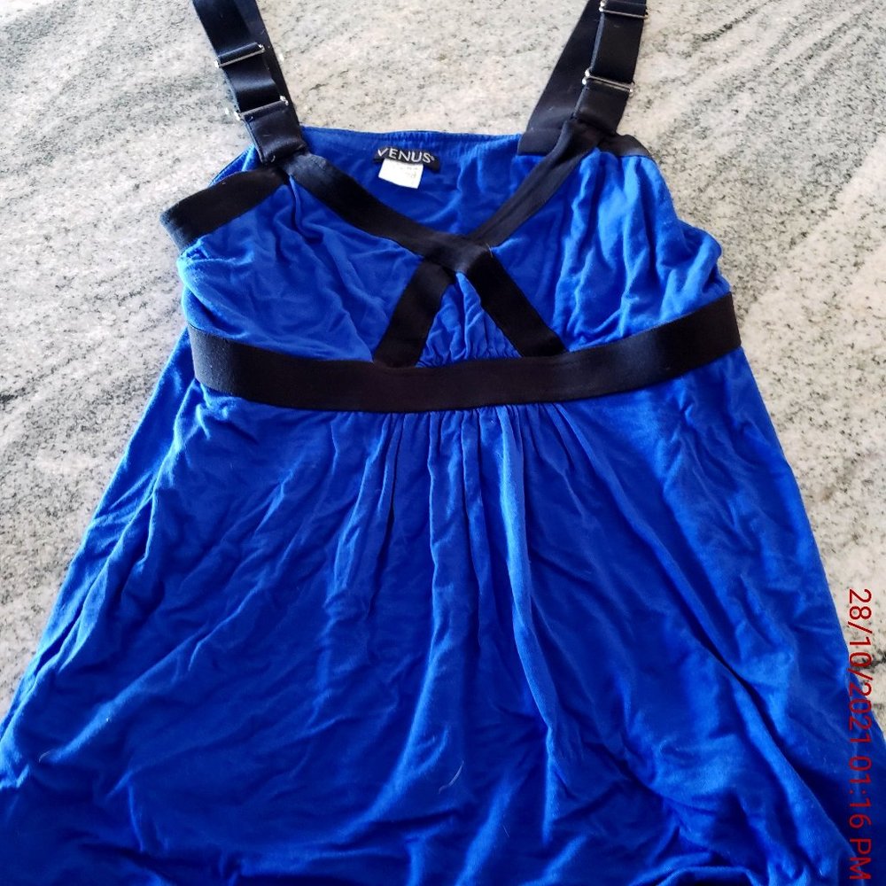Venus flowy top